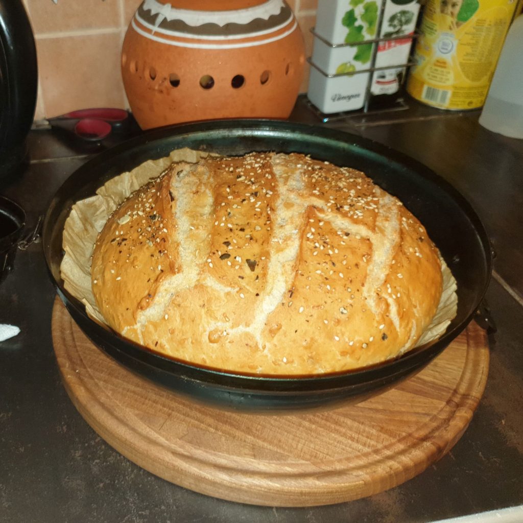Recept na ovsený chlieb s tekvicovými semienkami, pripravený v UFO disku.